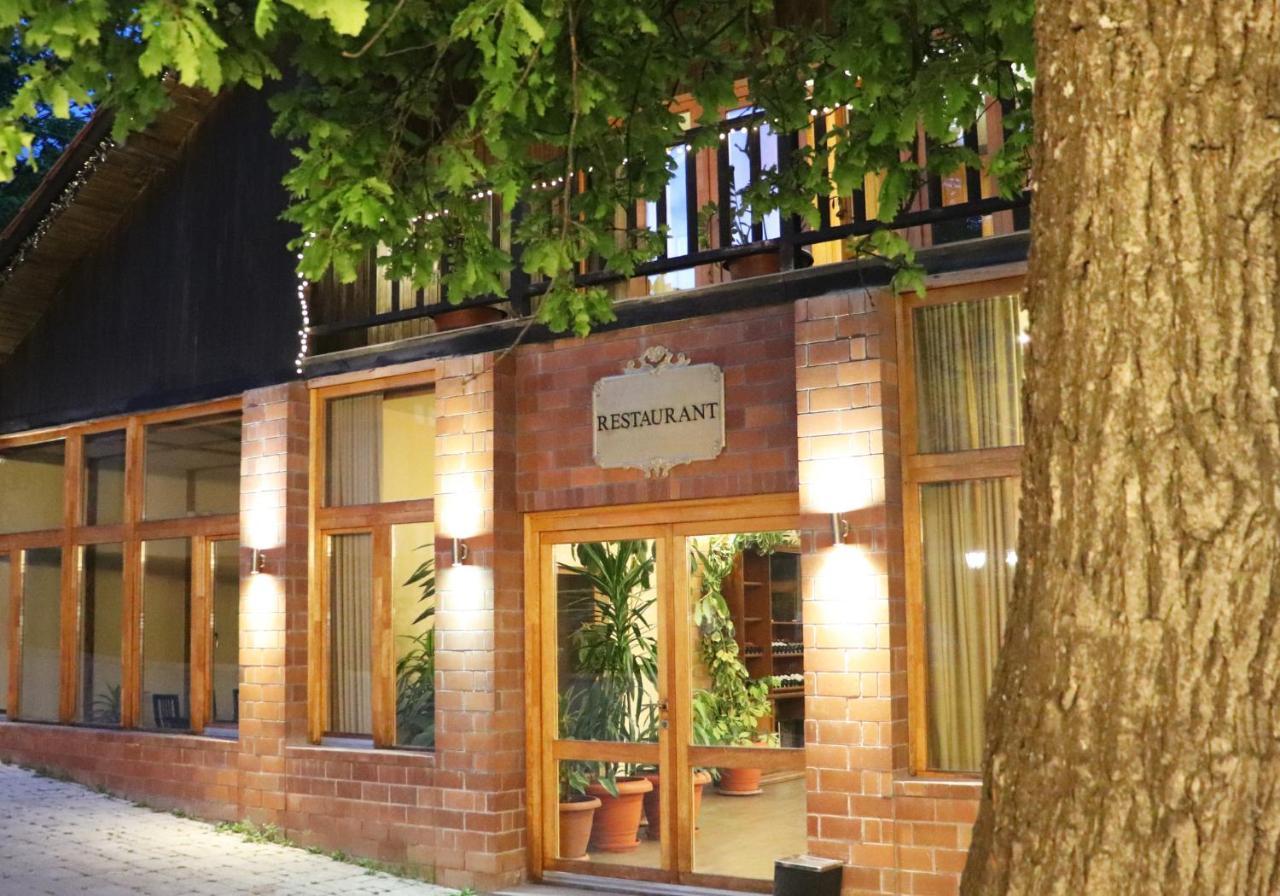 צ'אקאדזור Splendor Resort And Restaurant מראה חיצוני תמונה